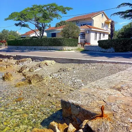 Petar 2 - 10m From Sea Ferienhaus *