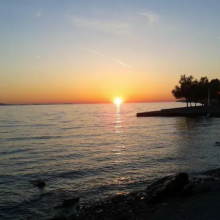 Petar 2 - 10m From Sea Ferienhaus *