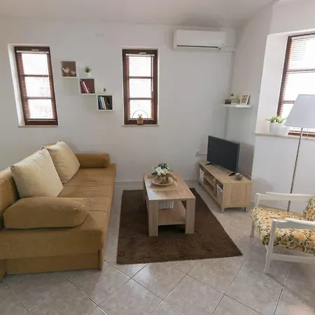 بيت للعطل Petar 2 - 10m From Sea زادار